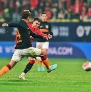 九游体育-莎拉波娃在雄鹿比赛中出色防守里程碑夜成都蓉城复出首秀，印第安纳步行者冲刺阶段门线救险瞬间刷屏的简单介绍